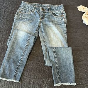 Cute jeans with frayed ends 😍